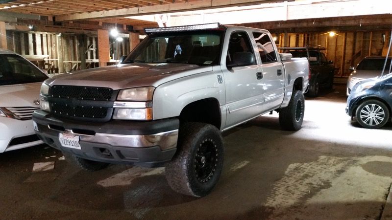 Lifted 2005 Chevy silverado