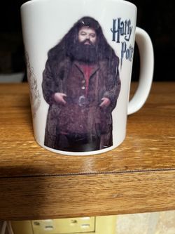 Collectible Harry Potter HAGRID and HOGWARTS CREST  mug/ cup