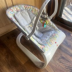 Fisher-Price® Comfort Curve™ Bouncer