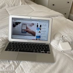 MacBook Air Apple $440
