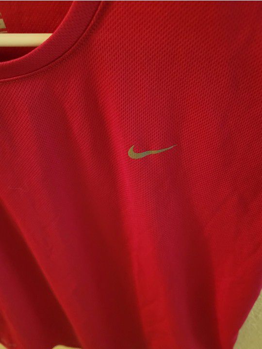 Nike Dri-Fit Athletic Shirt Size Medium 