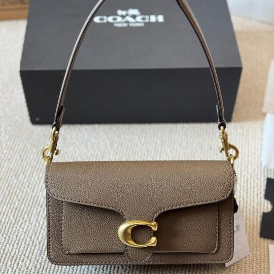 Women's Tabby 3-Layer Dionysus Shoulder Bag. Fashionable and Versatile