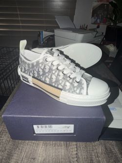 Dior B23s