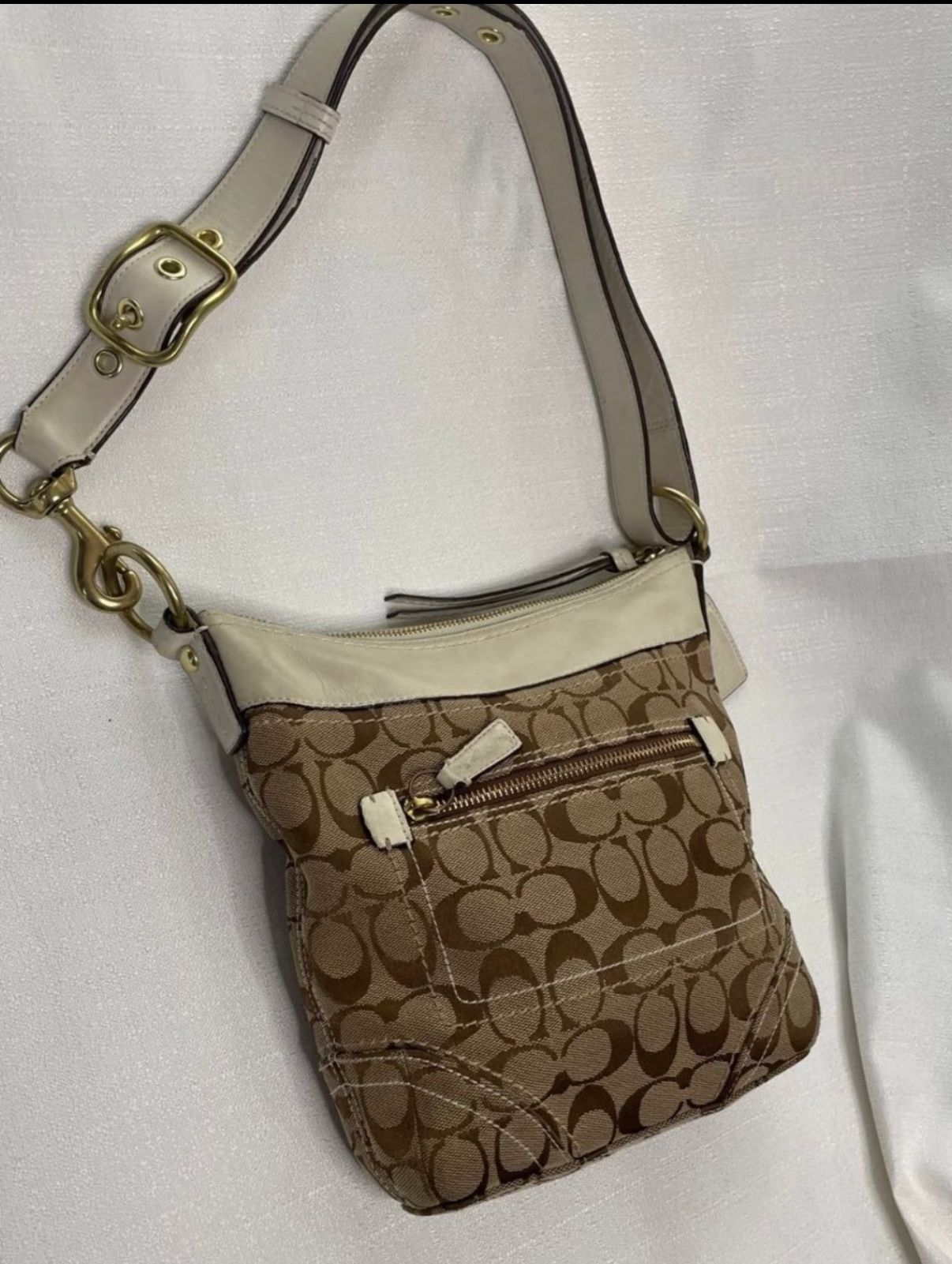 Coach Signature H0685 Shoulder Bag