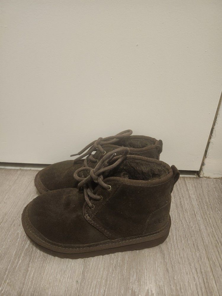 UGG Neumel II Chukka Boots – Kids Size 1 – Dusted Cocoa – $50
