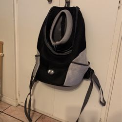 Small dog carrier/backpack