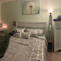 White W/ Glitter ✨ Bed - With Storage Drawers