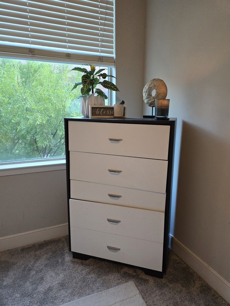 Night Stand And Dresser Set