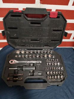 HUSKY Set de 75 de cubos para mecanica.