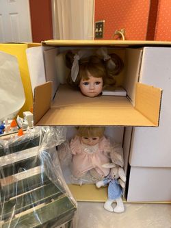 A Connoisseur Collection Doll From Seymour Mann