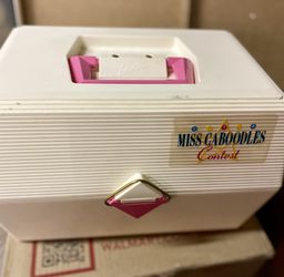 Vintage 80’s/90’s Caboodle Make Up / Nail Case