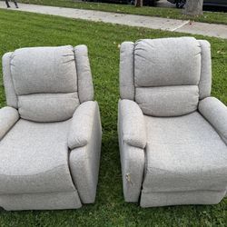 Pair Of RV Recliners - Wall Huggers - Super Comfy 