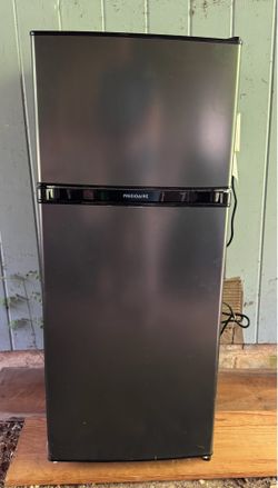 Mini refrigerator and freezer