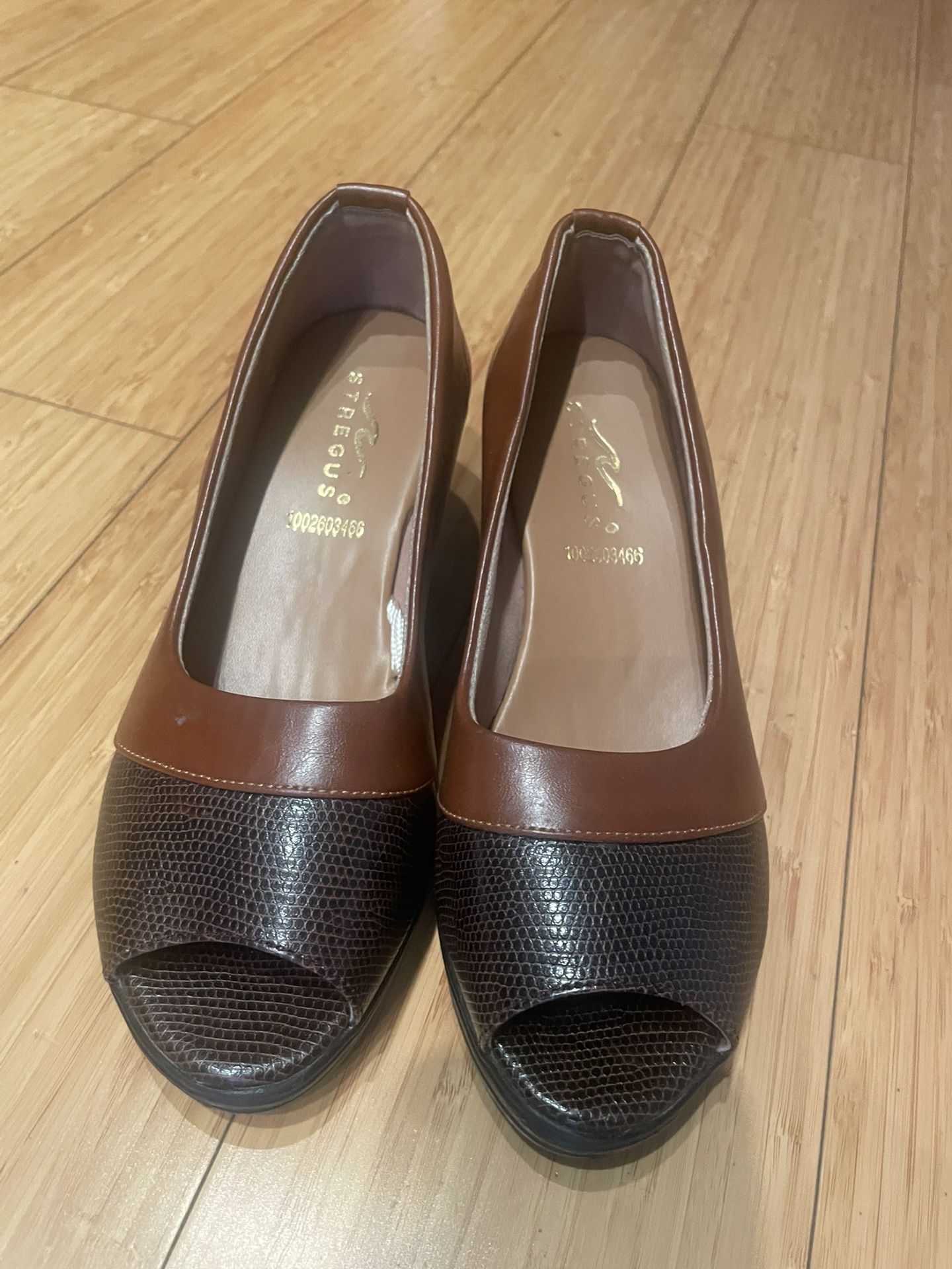 Brand New Comfortable Women’s Platform Wedge Open  Toe Sandals - Size 6.5