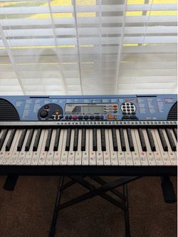 Yamaha PSR-E403