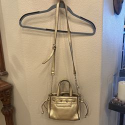 JUICY COUTURE Gold Metallic Leather Gold Chain Crossbody Mini Bag 6”x7”
