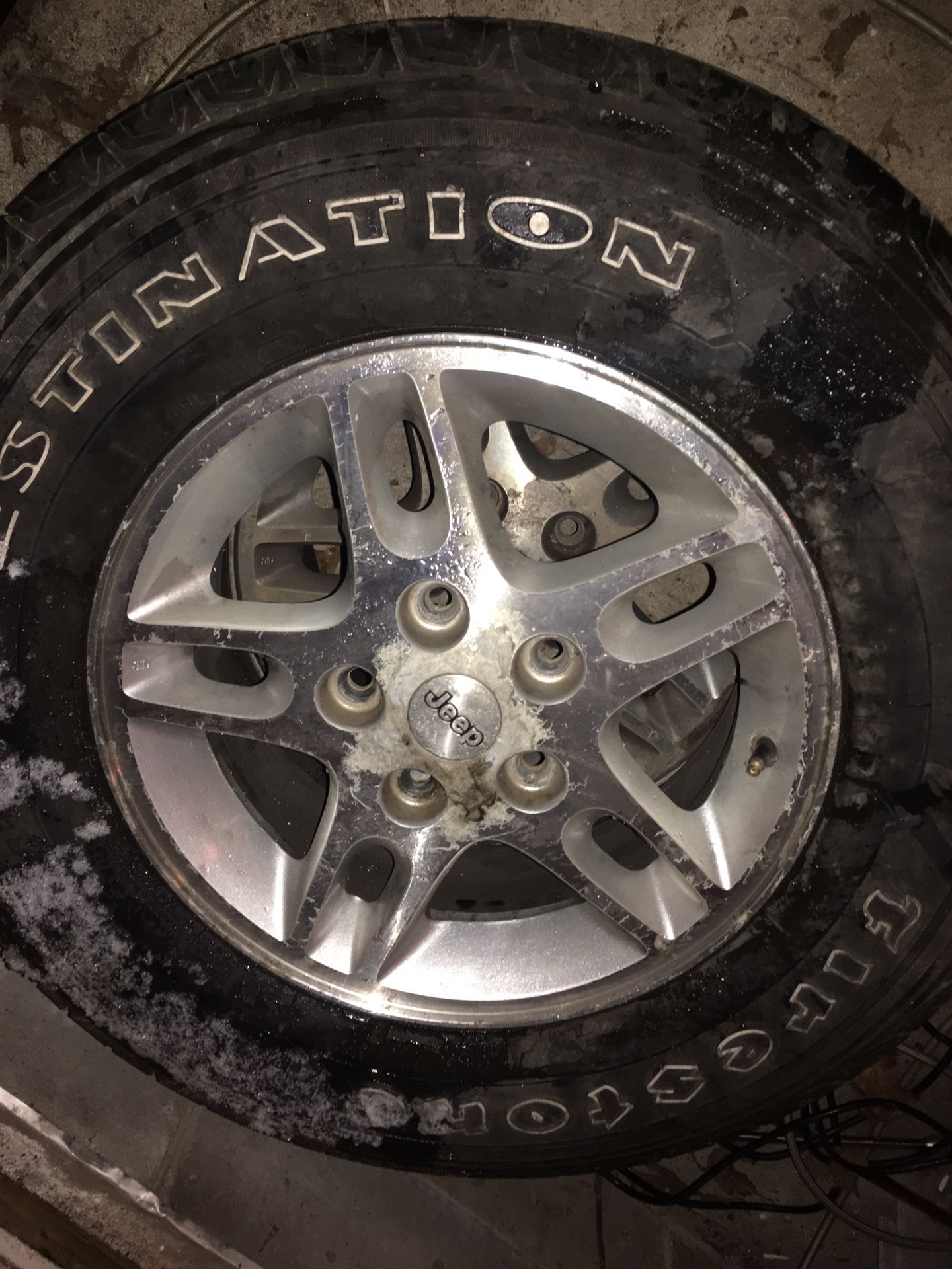 2000 Jeep Grand Cherokee rims and tires 5 bolts