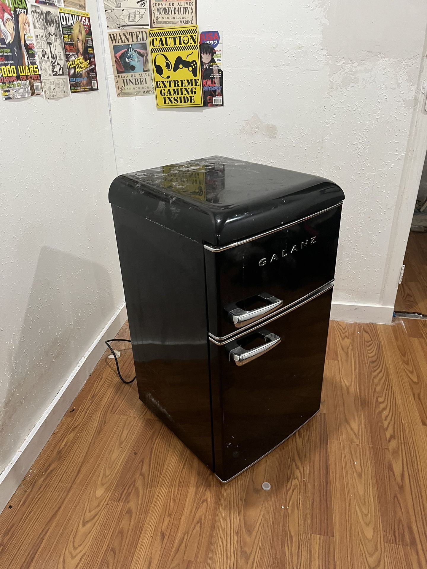 Galanz Mini Fridge 