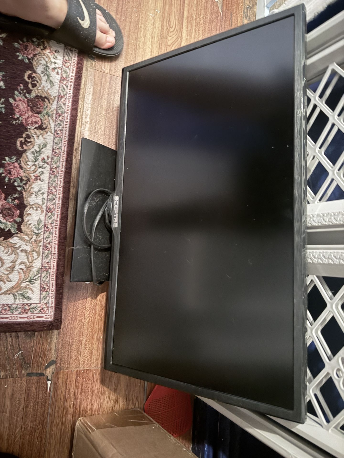 Small Tv 22”