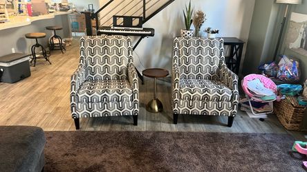 Accent chairs
