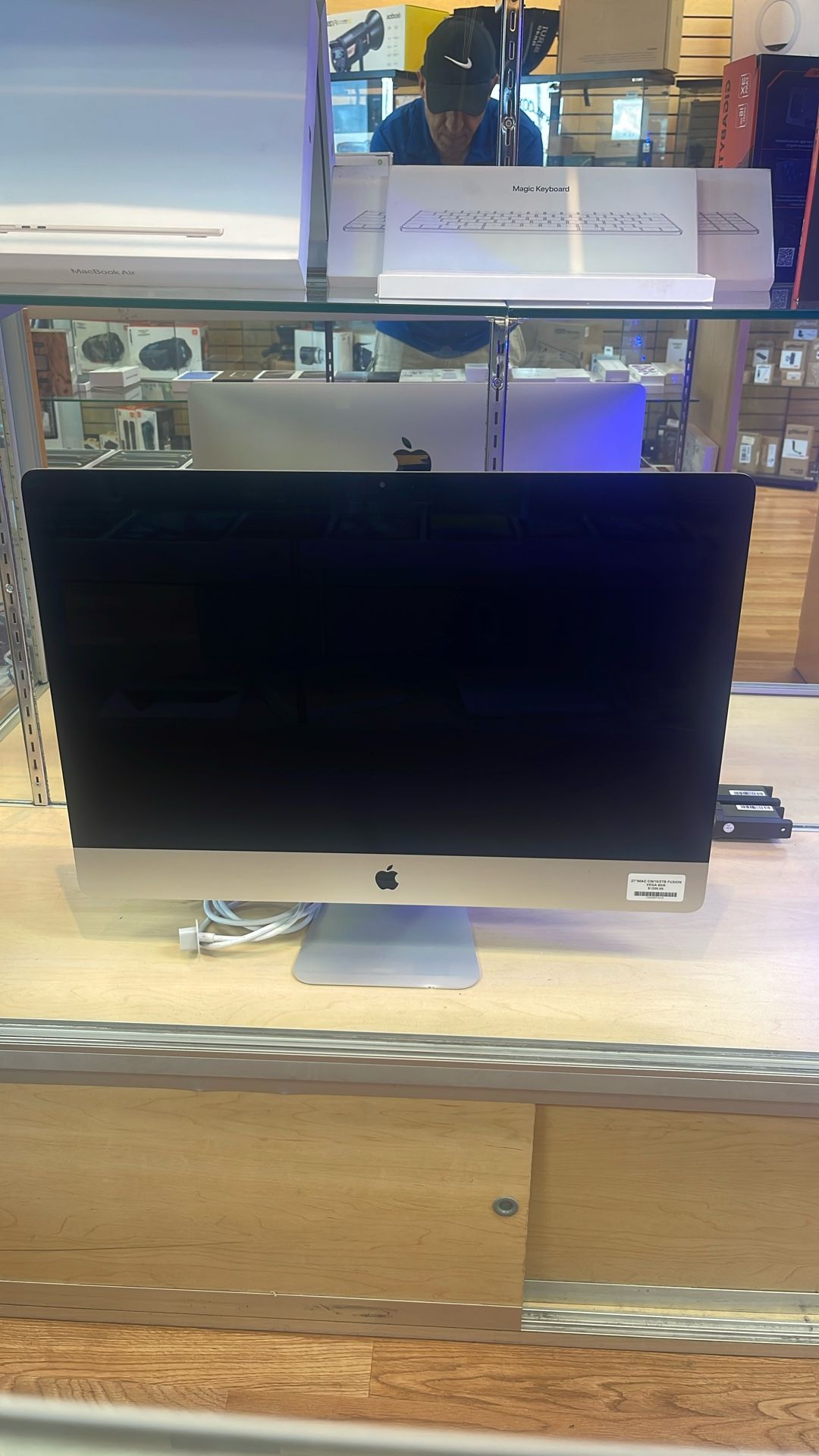 2019 27”iMac Core I9 16Ram 2TB Fusion Vega 8Gb