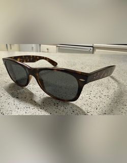 Ray-Ban New Wayfarer RB2132 52-18-140 Tortoise Sunglasses Made In Italy
