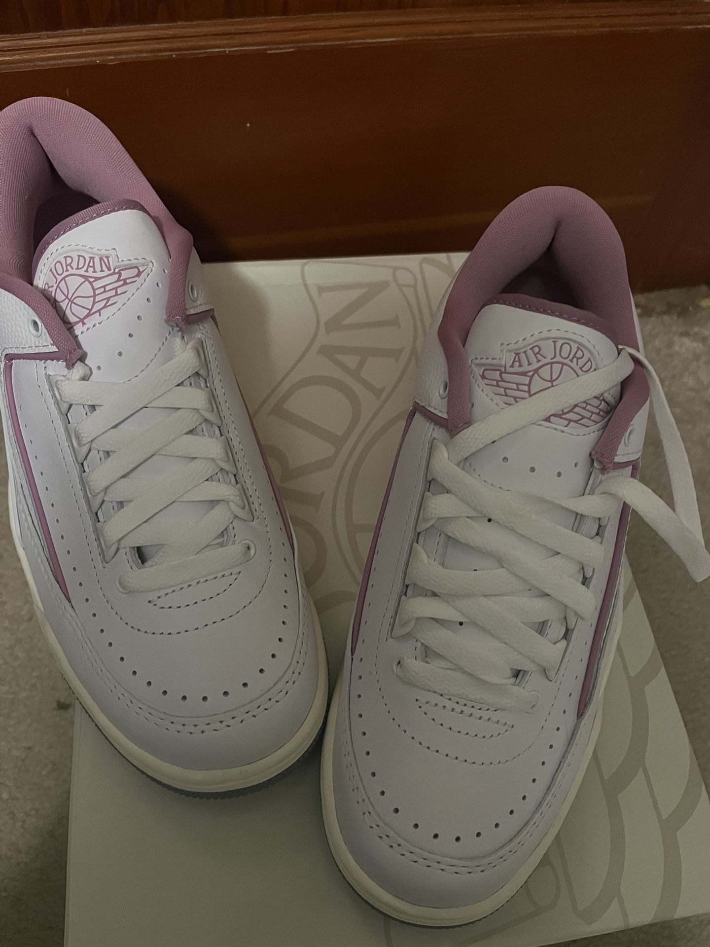 Women’s Jordans 2/3 Size 9