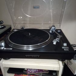New No Box Bluetooth Turntable With Sony Recwiver And Polk Speakers