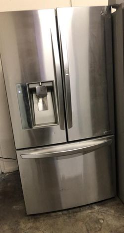 LG French Door Stainless Steel Refrigerator With Water and Ice Maker

