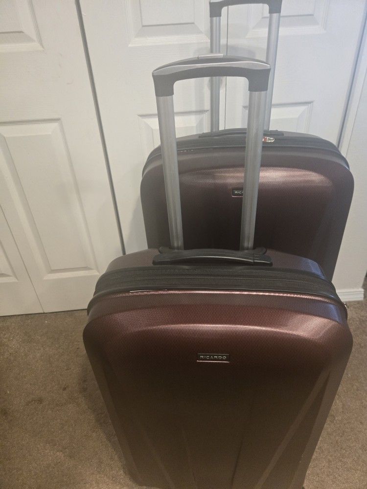 Beautiful hard shell luggage