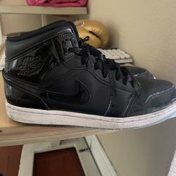 Jordan 1 Mid SE 10.5 