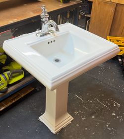 Pedestal Sink with Faucet