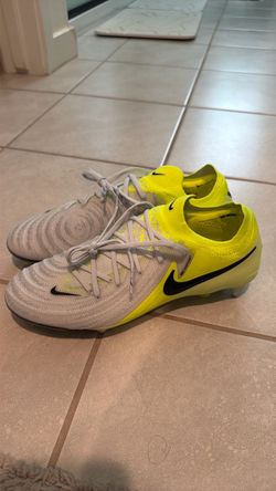 Nike Football Soccer Cleats Phantom GX 2