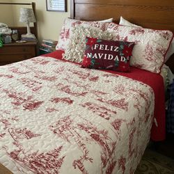 CHRISTMAS QUILT COVERLET + SHAMS - King