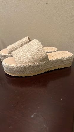 Women’s sandals