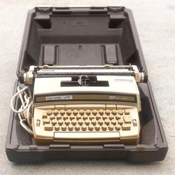 Vintage Smith Corona Coronet Super 12 Typewriter 