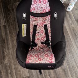 Minnie Mouse Car seat 