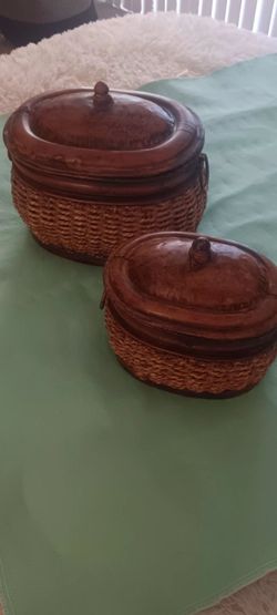 Qty 2# basket decor