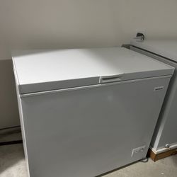 Frigidaire Chest Freezer – Clean & Working Perfectly! (Heartland, TX)
