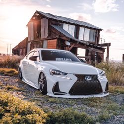 2017 Lexus IS