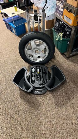 2018 Jeep Grand Cherokee Jack/Spare Tire
