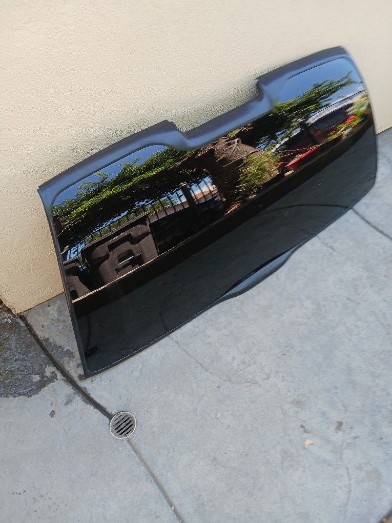 Chevy Tahoe Yukon Suburban Tailgate Windshield 