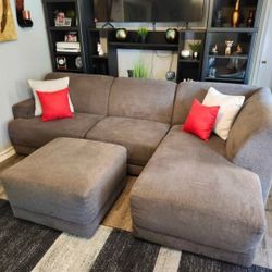 GORGEOUS SECTIONAL AND OTTOMAN 