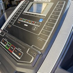 Nordic Track Treadmill T6.5s With Training Bungees 