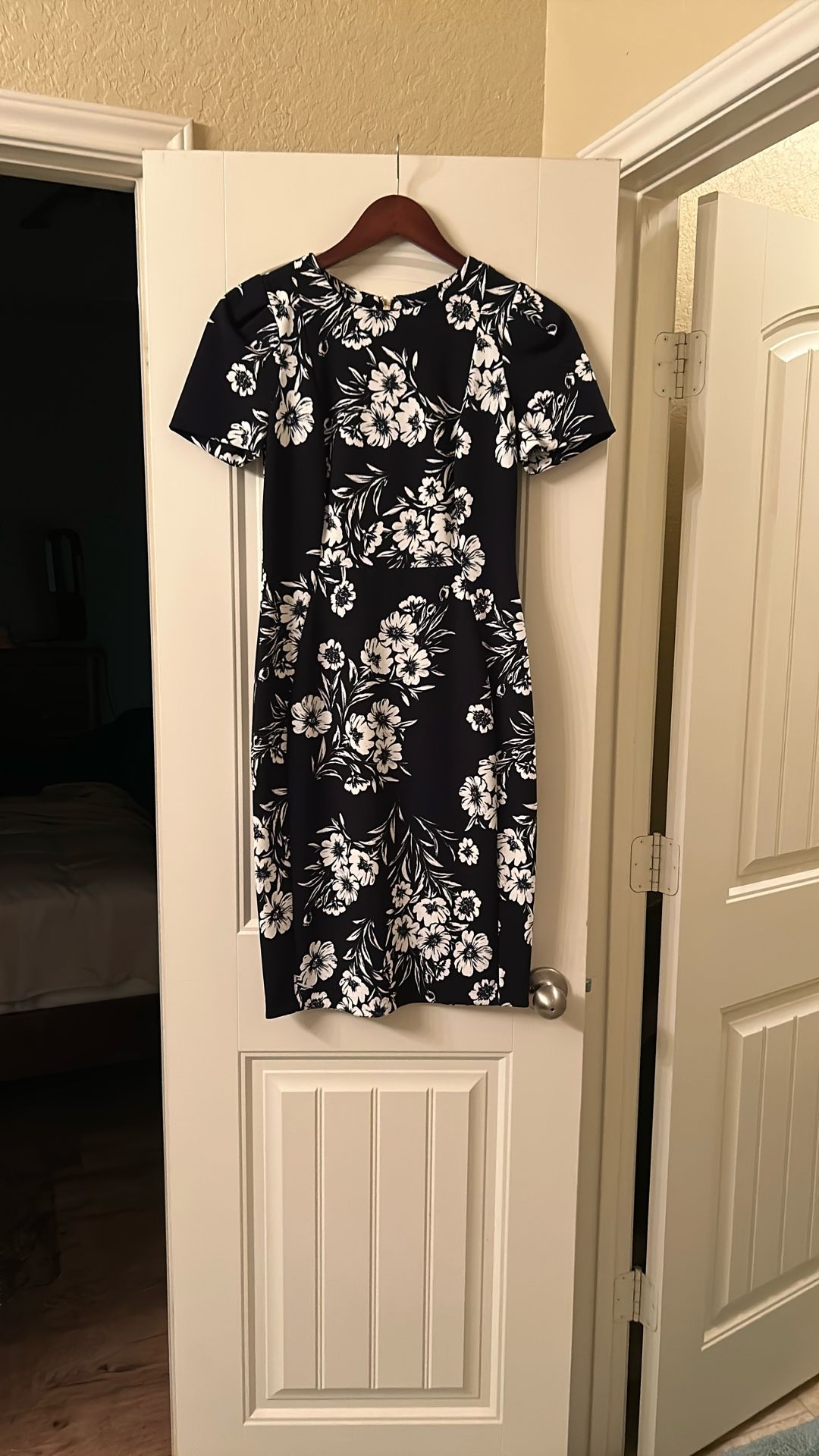 Calvin Klein Size 6 Dress