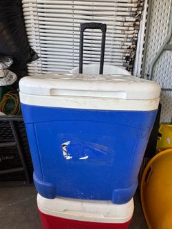 wheeled cooler  blue