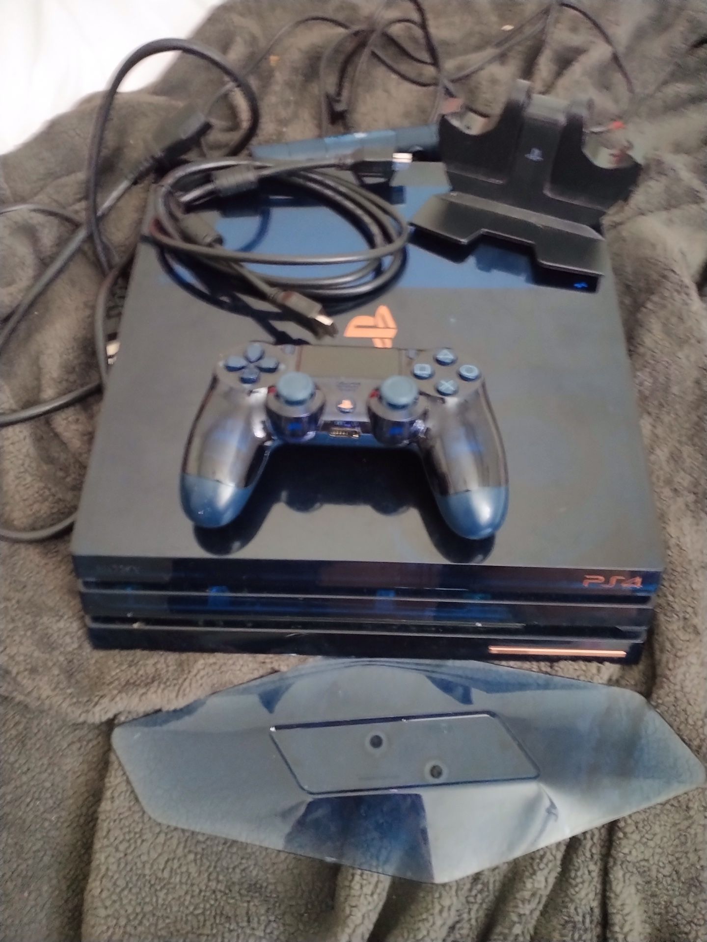 PS4 Pro 500 Million Edition 2 TB SELLING TO MAKE RENT FOR FAM