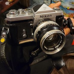 Nikon F 35mm Film Camera (Vintage)