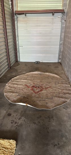 8’ round rug