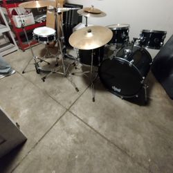 DRUM SET